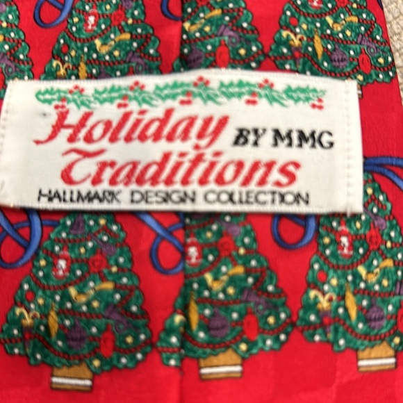 Hallmark Christmas brand tie Holiday traditions - Picture 4 of 4